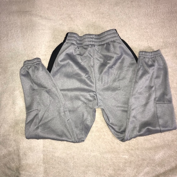 Champion Authentic jogger boys gray and black size: 7/8 - Picture 6 of 15